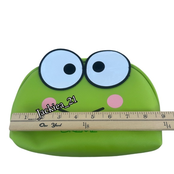 💙❤️ Creme X Sanrio Keroppi Cosmetic Bag - Picture 3 of 6